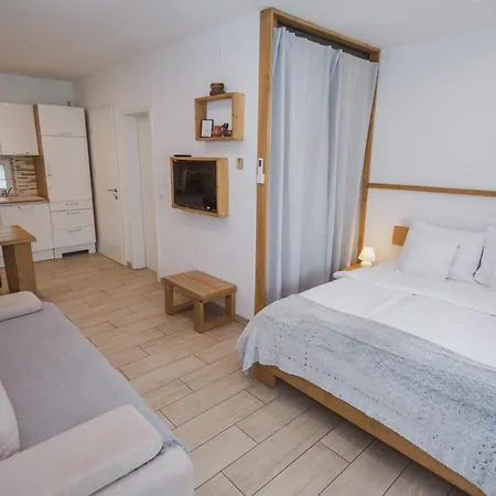 Pr'Fik Apartments Kranj Room photo
