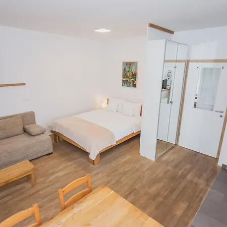 Pr'Fik Apartments Kranj Room photo
