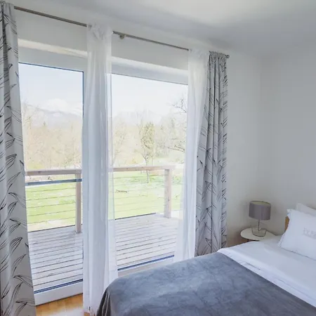 Pr'Fik Apartments Kranj Room photo