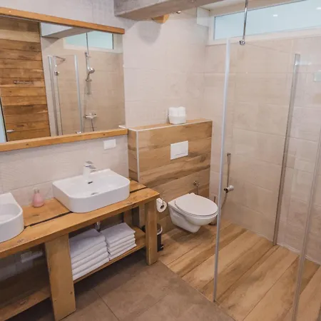 Pr'Fik Apartments Kranj Room photo